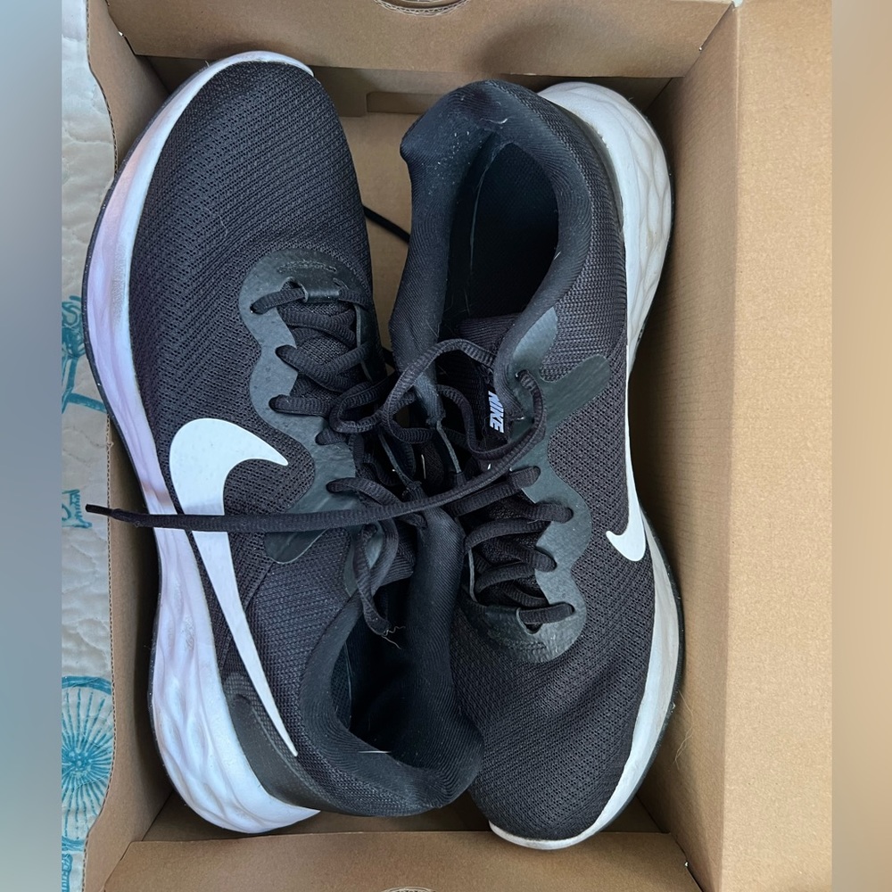 Nike Men’s size 11.5 sneakers